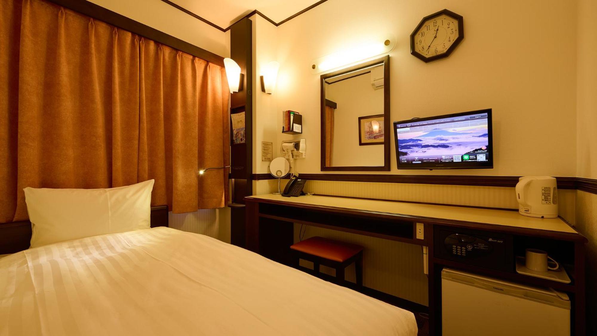 Toyoko Inn Tokyo Akigawa-Eki Kita-Guchi Akiruno Room photo
